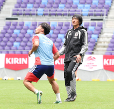 塩貝健人　中村俊輔コーチと志願の個別練習「再現性あるトレーニングができた」左利きの右アタッカーからのクロスをイメージ…ベネズエラ戦はベンチ外