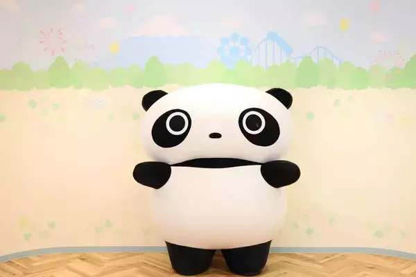 「たれぱんだ」がついに立つ！　世界で初めてグリーティングで“立ち姿”お披露目