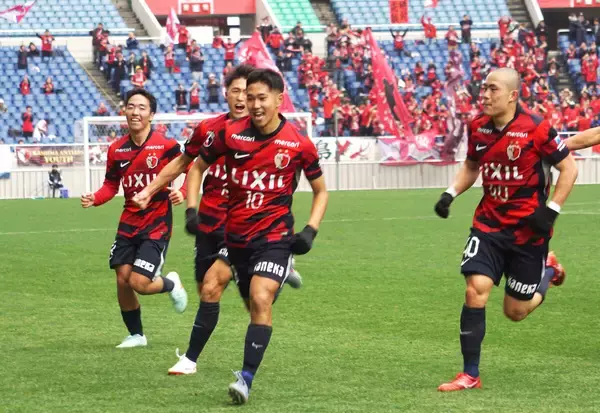 鹿島ユースが前人未到３冠達成　鬼木達監督も驚く実力、ユース３大大会制覇…神戸との決勝でＰＫ戦勝利