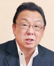 ７５歳・梅沢富美男、美人妻との節分ショットを披露　仲睦まじい姿に「お似合いです」「流石！」「奥様綺麗」