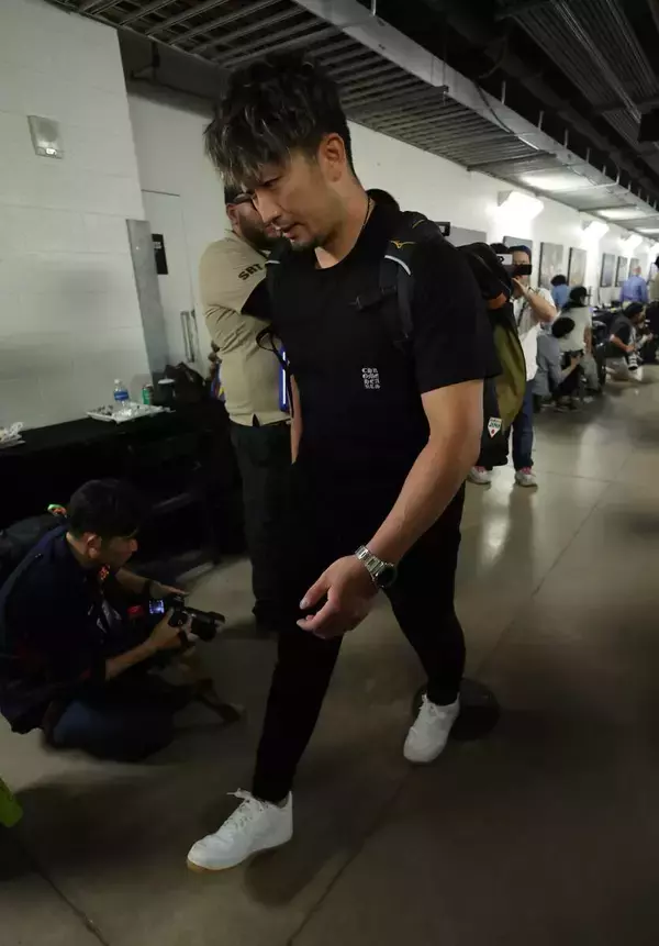 ＷＢＣで負傷したカブス・鈴木誠也の診断はまだ行われず…カウンセル監督「何が起こっているのか確認する必要がある」