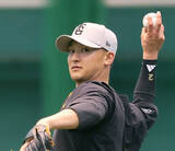 「【巨人】吉川尚輝が「２番・二塁」　ドラ３・山城京平が先発　…ファーム・リーグ、ハヤテ戦」の画像1