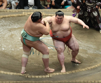 大関昇進を目指す熱海富士が勝ち越し　大関・琴桜を破る