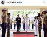 「小泉進次郎防衛相、ハワイの米インド太平洋軍司令部を訪問「スーツ胸ポケットの白チーフが素敵」の声」の画像1