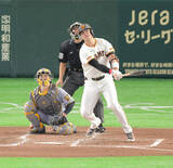 「【巨人】新４番・ダルベック、開幕戦でバックスクリーンへ来日１号！キャベッジといきなりアベック弾」の画像1