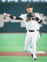 【巨人】復帰後初めて「二塁」で先発出場の吉川尚輝が守備で魅せる　２回にランニングスローで大歓声