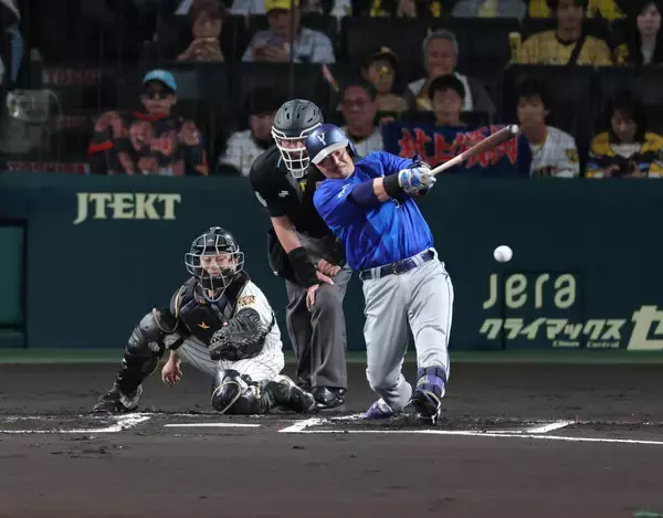 【ＤｅＮＡ】完全アウェーの甲子園騒然　４番抜てきの宮崎敏郎が初回に先制打「まずは先制点につながり良かったです」