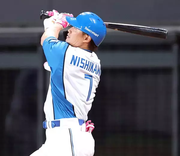 「【日本ハム】西川遥輝、復帰１号が逆転３ラン！場内お祭り騒ぎ、オリ・九里から「諦めの精神で打ちました」」の画像