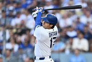 大谷翔平　３打席目は満塁の絶好機に“技あり”の同点打　本拠地が熱狂…初回には待望の１０戦ぶり２３号