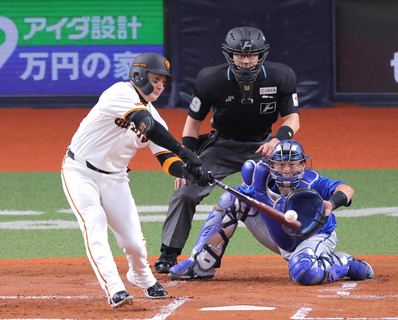 【巨人】丸佳浩が雪辱の逆転適時打！初回の失点絡む失策取り返した！阪神戦から５打席連続安打