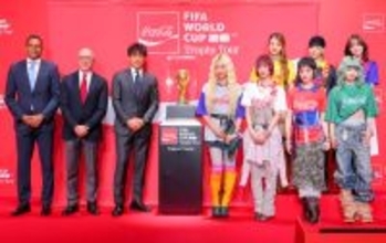 触っていいのは「国家元首」「歴代Ｗ杯優勝メンバー」のみ…サッカーＷ杯の純金製トロフィーが日本“上陸”