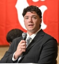 【巨人】ダルベックが大のラーメン好きと告白「３食でもＯＫ」新外国人４選手が入団会見