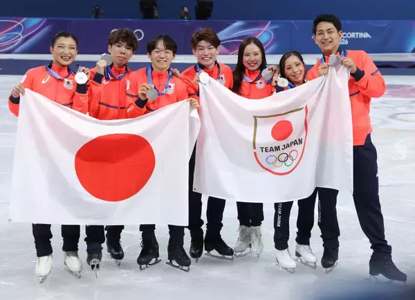 【五輪】佐藤駿「チームのおかげ」　坂本花織は個人戦へ「やったるで～！！」　日本団体銀メダル