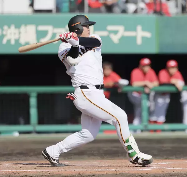【巨人】荒巻悠が持ち味の長打力発揮「タイミングを間違わずに、芯で」…練習試合広島戦