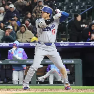 大谷翔平、ベーブ・ルースに並ぶ５０試合連続出塁を達成　９回５打席目の“ラストチャンス”で会心の右前打！…球団史上３位タイ、アジア記録には残り「２」