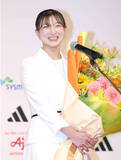 「坂本花織　引退会見で「例のアレを…」会場騒然！「笑ってますか～？」報道陣とセルフィー撮影」の画像1