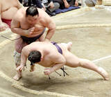 「藤凌駕が４敗死守　相手の義ノ富士は１学年上の学生横綱で「スーパースターだった。大相撲の世界で対戦できてよかった」」の画像1