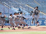 「【大学野球】慶大が５季ぶり４１度目Ｖ！　３季連続５位の屈辱からＶ字回復　勝ち点５の完全優勝　エース渡辺和大が感涙　３連投で７勝目」の画像1
