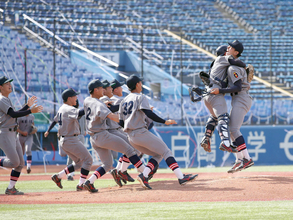 【大学野球】慶大が５季ぶり４１度目Ｖ！　３季連続５位の屈辱からＶ字回復　勝ち点５の完全優勝　エース渡辺和大が感涙　３連投で７勝目