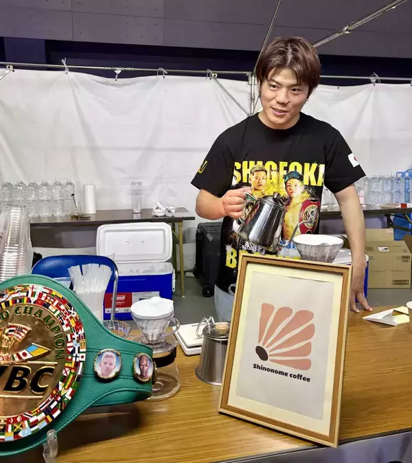 【ボクシング】重岡優大氏が現役最後の世界戦会場でカフェ出店、リングでシャドーボクシング「やばい、マジ試合がしたくなった」