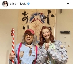 観月ありさ「チャリチョコ」大千秋楽を衣装ショットで報告「バケット夫人として過ごせた時間は宝物です」