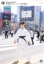 「日本一強いアナウンサー」がまさかのセーラー服で誕生日を報告　ミニスカでの豪快上段蹴りに「ヤバい」「美脚すぎる」