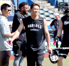 【ロッテ】引退表明の角中勝也が「８番・ＤＨ」でスタメン　第１打席で得点につながる進塁打