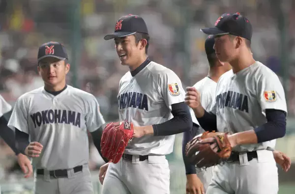 【甲子園】横浜ナインが織田翔希を絶賛「怪物ぶりが見られました」　「ほんとに味方で良かった」「球場の雰囲気を変えられる存在」
