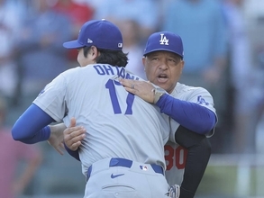 ロバーツ監督、大谷翔平は「必ずよみがえるはずだ」　５番起用で無安打１四球も復活断言「よくなっている」…山本由伸快投でドジャース優勝決定Ｓ進出王手
