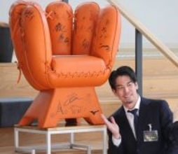 【楽天】前田健太が新天地でも“画伯”ぶりを披露　大阪名物描いて笑顔…広島時代の同僚らと交流も