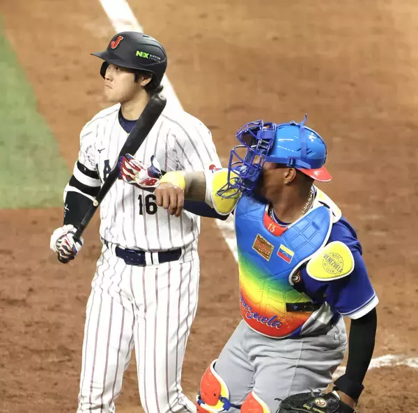 大谷翔平、先頭弾、敬遠のあとは２打席連続三振　侍ジャパンは２点を追いかける展開で８回へ