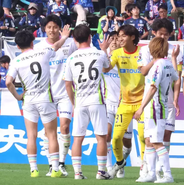 【Ｊ２藤枝】１９歳ＧＫ栗栖汰志デビュー６戦目で初完封　スタンドで見守る両親に好守で応えた