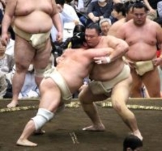 朝乃山、２日続けて１２番「昔みたいに稽古の貯金がない。巡業でいろいろ人とやっていきたい」