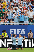 【Ｗ杯】悪童スアレスも大喜び！　ウルグアイが７分間でカボベルデを逆転…Ｍ・アラウホ＆カノピオが得点