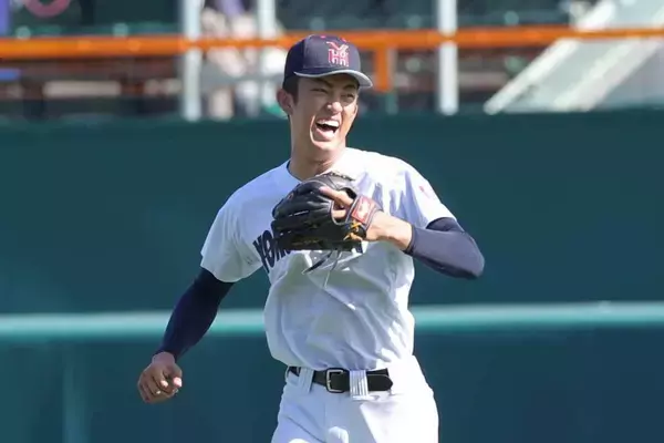 【甲子園】横浜・織田翔希は「ひまわりのような人間」村田監督がエースの魅力を力説「織田が笑顔でいればみんな笑顔に」…最速１５４キロで昨夏Ｖ沖縄尚学から１２奪三振