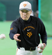 【巨人】李承ヨプコーチが退任「阿部さんにもありがとうと言いたい」球団、阿部前監督へ語った感謝