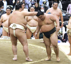 平等院鳳凰堂がしこ名由来の新十両・竜鳳が地元・京都巡業参加　大関・琴桜にぶつかり「ありがたかった」