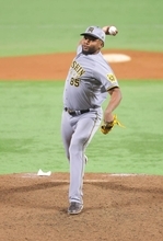 【阪神】ドリスと来季の契約結ぶ　年俸約１億円　背番号は原点回帰の「９８」に「来年も藤川監督を胴上げ」