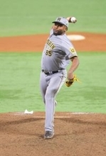 【阪神】ドリスと来季の契約結ぶ　年俸約１億円　背番号は原点回帰の「９８」に「来年も藤川監督を胴上げ」