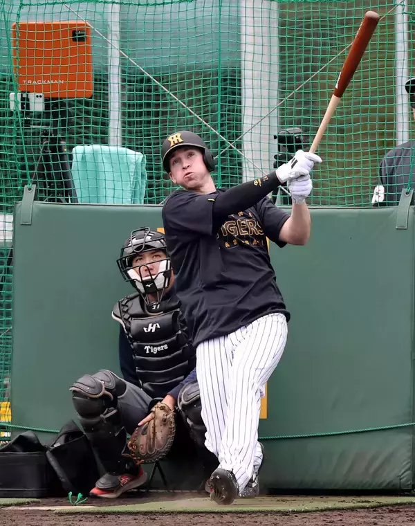 【阪神】ディベイニーの意外な行動を巨人スコアラーが称賛「人柄が良くてなじみそう」遊撃奪取なら「１～９番まで全部怖い」