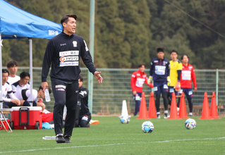 Ｊ２藤枝・槙野監督単独インタビュー（２）「主力か控えか見えた瞬間、選手の成長は止まる」チーム内競争をあおる理由とは