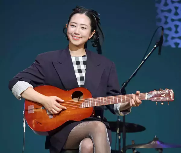 羽山みずき「実家の鍵を持ち歩いて過ごした」デビューから１０年「ありがとうの気持ちがいっぱいあふれた」目標は海外公演