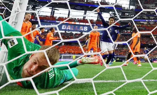 【Ｗ杯】オランダメディア「祝賀ムードが始まったかに見えたが、最終的には失望が勝った」２度追いつかれての引き分けに落胆
