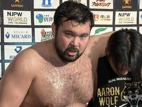 ウルフアロン、成田蓮に屈辱完敗…デビュー初のギブアップ負けで「Ｇ１」予選落ちピンチ「まだＧ１クライマックス終わってない」…８・８横浜