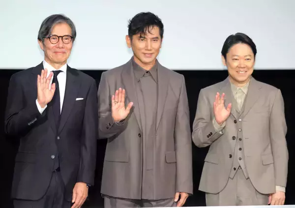 本木雅弘　３０年ぶり共演の阿部サダヲを「愛すべき珍獣」と表現「純粋さと奇妙さの振れ幅がすごい」　阿部は公開初日にお忍び観賞