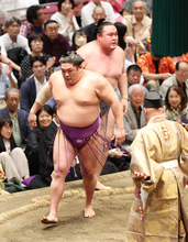 幕内・尊富士　２場所連続で勝ち越し「目標はここではない。日に日に状況は良くなっている」