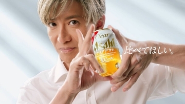 木村拓哉、ビール注ぎ「Ｙｅｓ！」　ガッツポーズで決める　２７日放送開始「クリア　アサヒ＜生＞」新テレビＣＭ