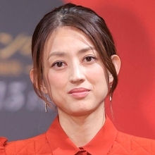 「誰だかわからない」小沢真珠のビジュアル驚がく！イメージ激変の姿…伝説の昼ドラから２２年
