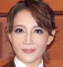 柚希礼音、宝塚星組の“後輩”との豪華２ショットに「ずっとこの時待ってた」「どう見ても仲の良い姉妹」など歓喜の声