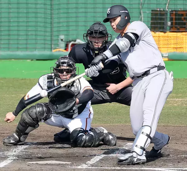【巨人】石塚裕惺の今キャンプ連続出塁が７打席でストップ…ドラ１竹丸の前に空振り三振